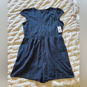 Volcom "Strutin" romper, medium, NWT